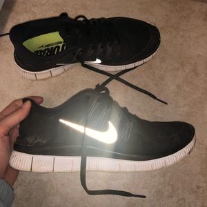 Black Nike Free Runs 5.0 fits size 6/6.5 best